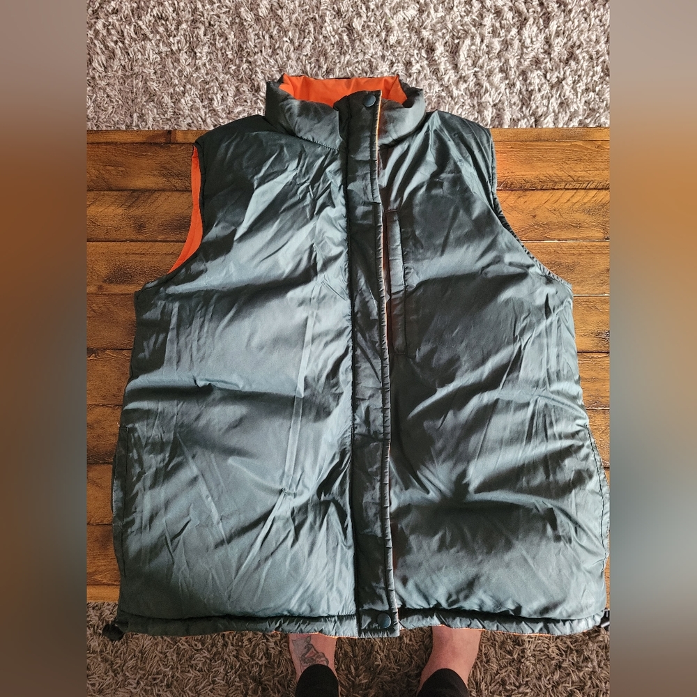 Reversible Mens Puffed Vest